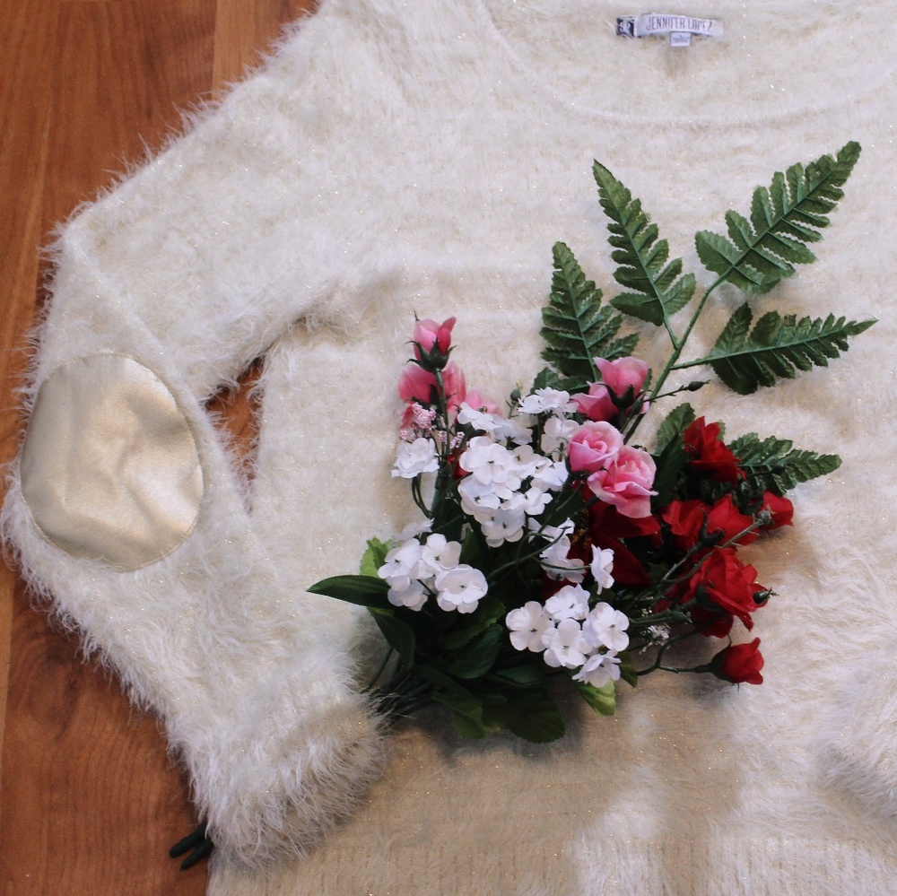 Jennifer Lopez  Fuzzy Long Sleeve Sweater